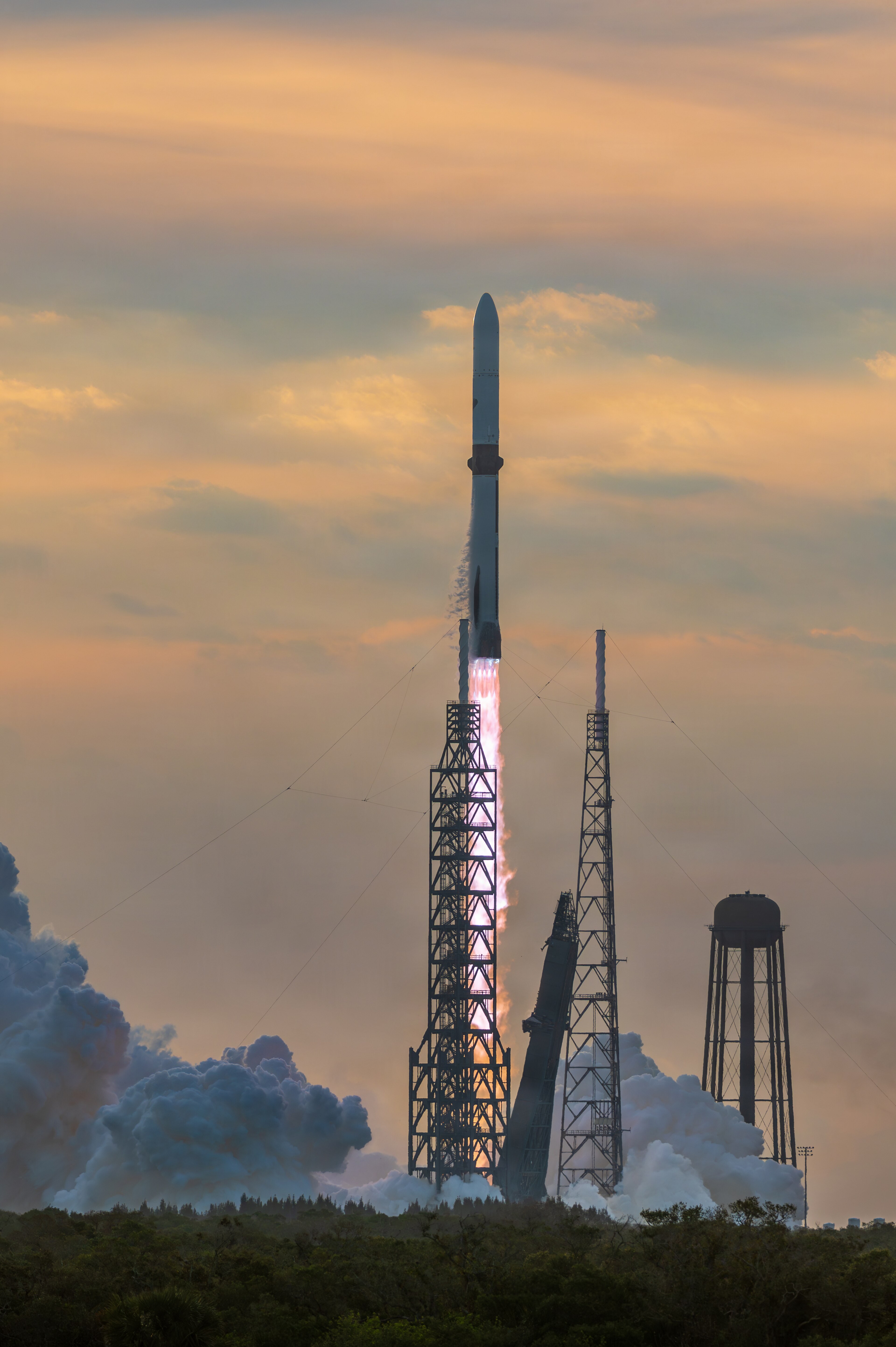 Blue Origin's New Glenn Explodes at Cape Canaveral — What the $2.8 Trillion Elephant in the Room Means for AMZN's Satellite Ambitions